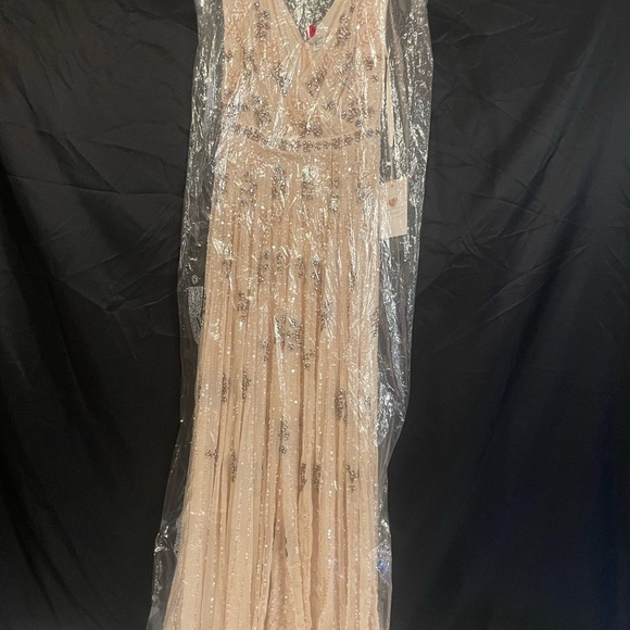 Mac‎ Duggal 93575 Women’s Elegant Floral Embellished Evening Gown, size 8 - Picture 5 of 7